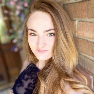 Meet your Posher, Emilee